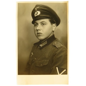 Wehrmacht infantryman in m 36 tunic and a peaked cap. Espenlaub militaria